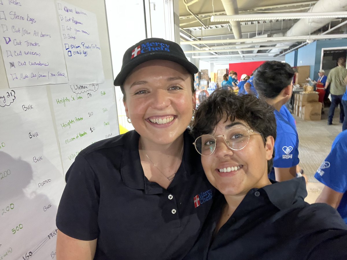 MollyforTexas's tweet photo. Thank you to the amazing team at @cs_rescue for providing hundreds of delicious, hot meals for our team to deliver across SD15 all week. Disasters like this are happening more frequently. We will work with them to proactively prepare SD15 for the next. https://t.co/8NZXcpIPMO