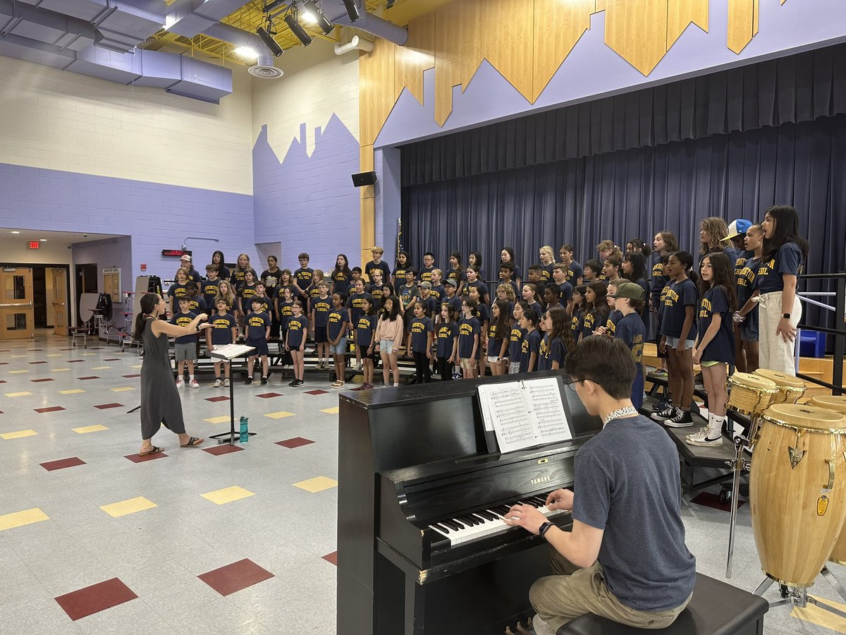 LexPerformArts's tweet image. The 5th grade chorus concert at Harrington sounds AMAZING!!!  A huge congrats to the students, Ms. Carpenter, Mr. Stephan, &amp;amp; Mr. Wan!  It’s going to be a great concert tonight for parents! @lexingtonsuper @Hawk_Principal @NotesByMrsC