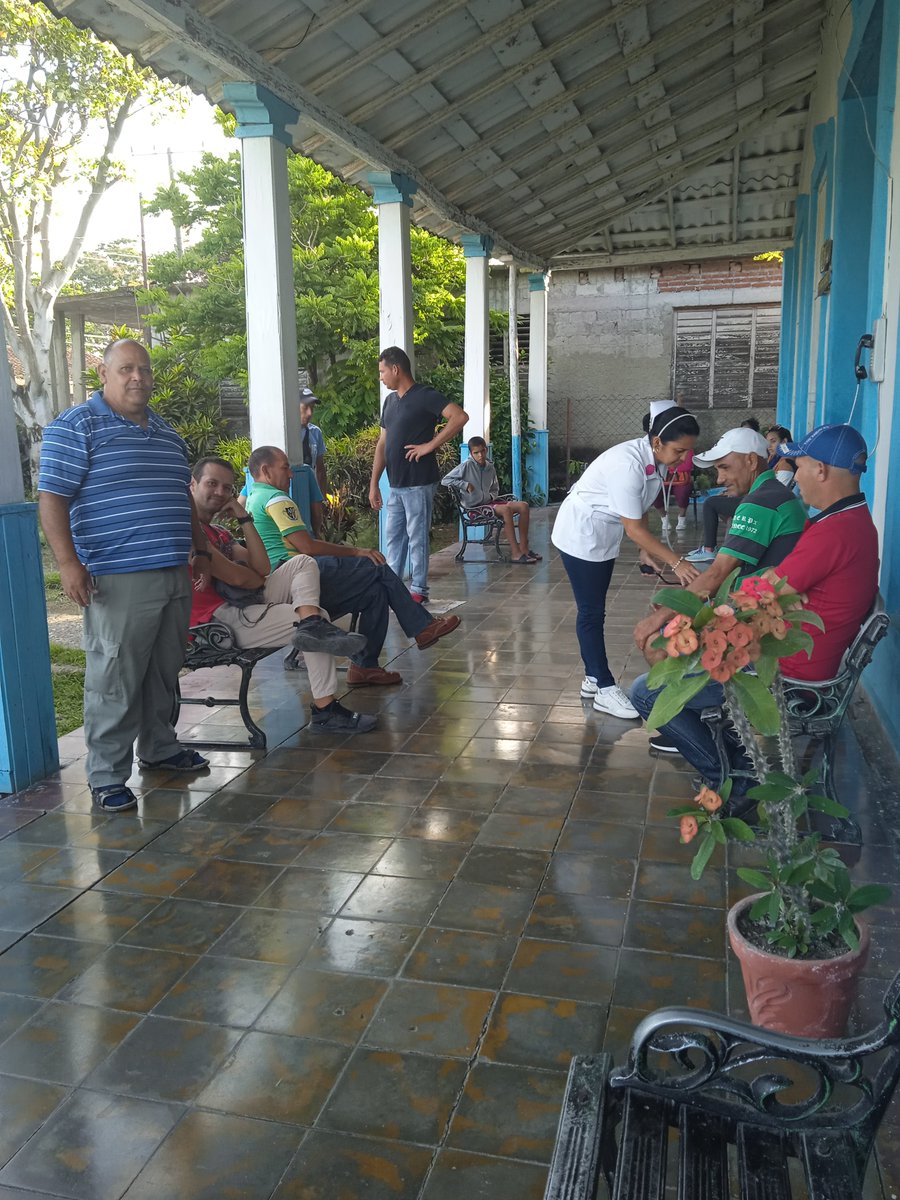 SaludJatibonico's tweet photo. Donaciones de sangre en Arroyo Blanco #Jatibonico.Gracias a todos los que hicieron posible esta actividad profesionales de la salud, directivos y donantes,por su gran gesto de https://t.co/ylPKAS73g7í somos los cubanos
#GenteQueSuman
#SanctiSpíritusEnMarcha
#CubaPorLaVida https://t.co/hwv8WYRfGP