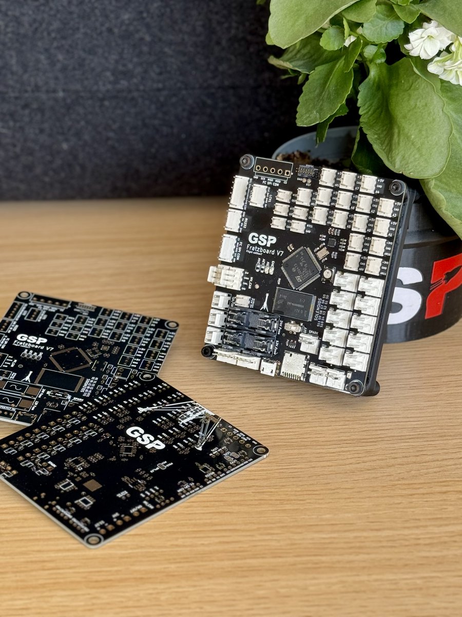 Colibri’s #Electronic Brains! 📟 Our rocket #hopper controllers are now flightworthy! 🚀 Flight Computer, Rev 4: Teensy 4.1-based, handles guidance, navigation, and control. Engine Controller, Rev 7: STM32-based, manages engine and fluidic elements. Thanks @PCBWAY! 💪