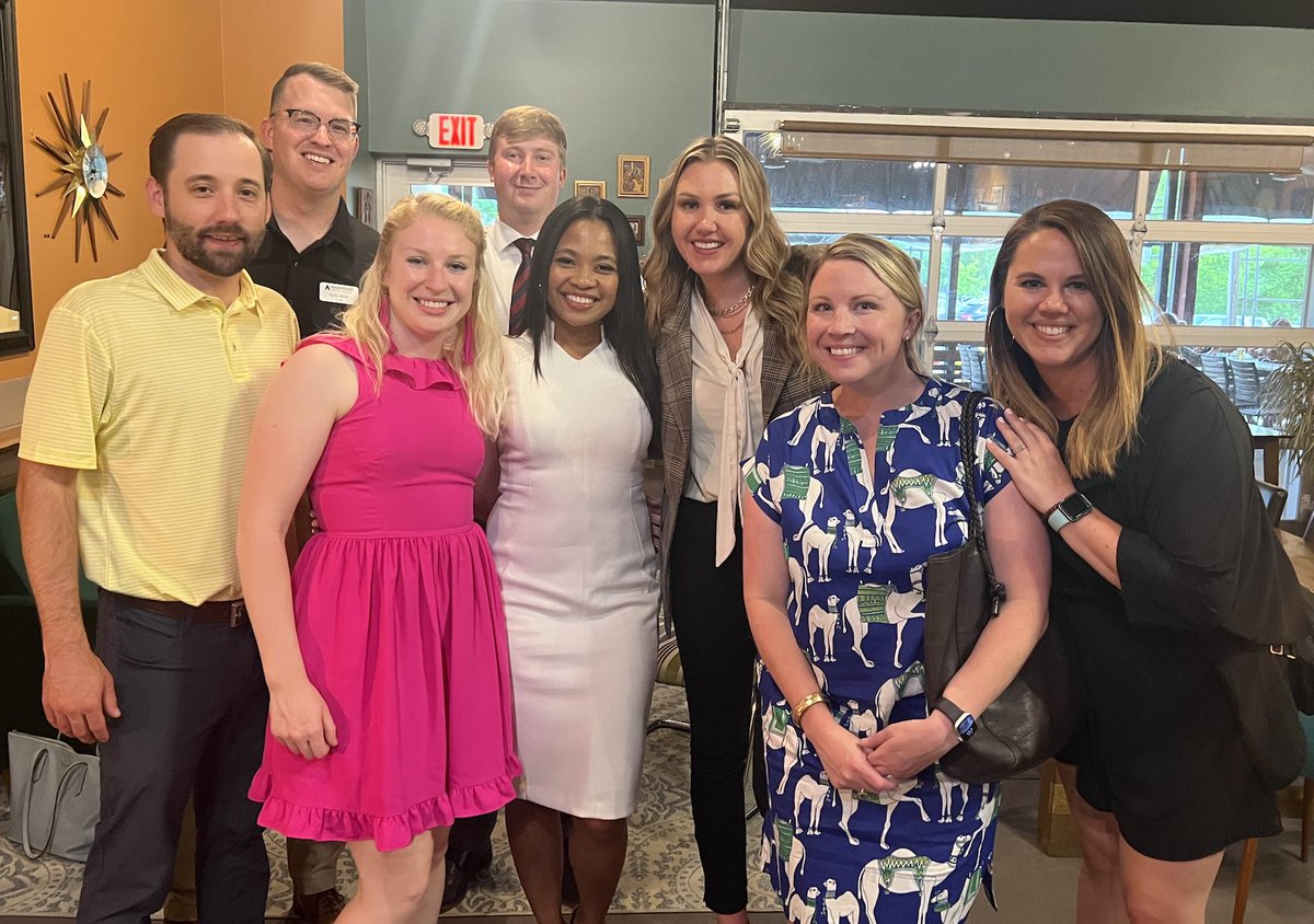 Calling all recent LGH graduates and alumni! 👨‍🎓 🔥 🎉  Join us for our annual Recent Grad Party on Wednesday, June 5th! We will be celebrating at Straight to Ale on their patio that accesses the green space at Campus 805 from 4:00-7:00 PM. RSVP here: loom.ly/nqeL44c