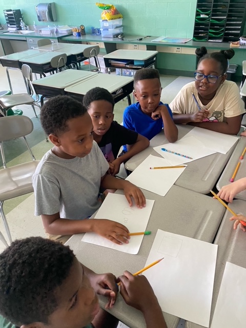 EESeaglesPCS's tweet image. #3rdGraders played pictionary today to review #ELA vocabulary and have some fun reviewing for the upcoming EOG! #STEM @PCS_STEM