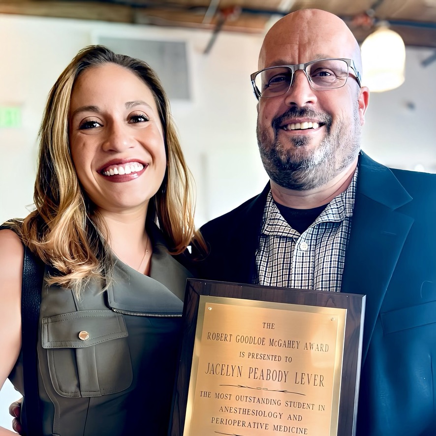 UAB_Anesthesia's tweet photo. Jacelyn Lever, M.D., (@jacepeabody) received the Robert Goodloe McGahey Prize for the Most Outstanding Medical Student in Anesthesiology at UAB Heersink School of Medicine’s Birmingham Awards Banquet. Lever will start in June as a PGY-1 and STAR Resident in our department. https://t.co/FOI9LnYqIr