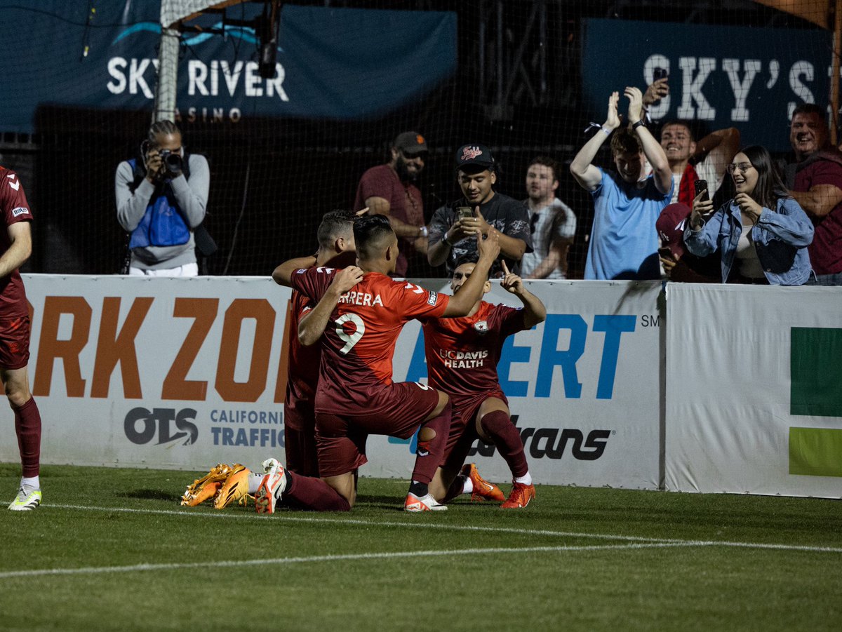 The magic of the <a href="/opencup/">U.S. Open Cup</a> delivered once again last night in a dramatic 4-3 come-from-behind win for <a href="/SacRepublicFC/">Sacramento Republic FC</a> over <a href="/SJEarthquakes/">San Jose Earthquakes</a>. <a href="/K_phillips9/">Kieran Phillips</a> with first brace for the Quails + huge goals by Luis Felipe and Sebastian Herrera in extra time. My recap: thecup.us/2024/05/22/202…