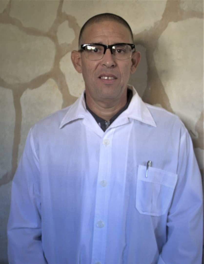 PeriodicoGiron's tweet photo. A Yoel Monzón González no le importa lo grande o pequeño que sean: siempre se las ingenia para convertir huesos o fragmentos de ellos en pistas que conllevan a la resolución de casos de medicina legal.
Su historia de vida en #PeriodicoGiron :
🔗https://t.co/b7FBw72Mof

#Matanzas https://t.co/wLBdaHxT7E