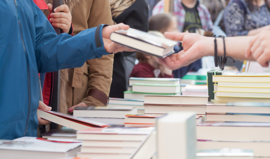 Join us for our spring book sale with books for children, teens and adults. There's something for everyone. 🗓️ Starting Saturday 18th May until Saturday 25th May. 📍Queen's Park Library.