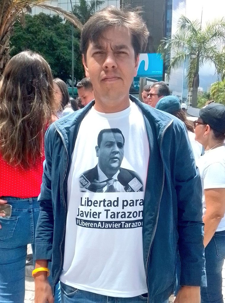 Hoy #22Mayo suma 1055 días la detención arbitraria y privación ilegítima de libertad de @javiertarazona director de @FundaREDES_ Debe ser puesto de inmediato en libertad. Ser defensor de DDHH no es delito, su salud ya no es la misma #LiberenAJavierTarazona @CEVmedios @KarimKhanQC