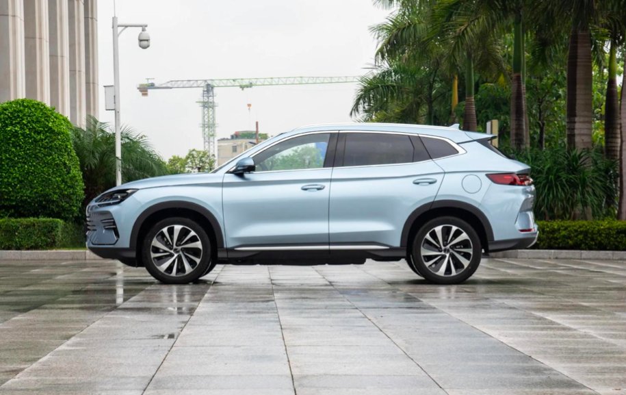 telotraigopy's tweet photo. BYD SONG PLUS CHAMPION HIBRIDO 0KM  🔋 

🔋  Hasta 150 Km de Autonomía con motor a batería
🔋  Cargador para el hogar 
🔋  Llantas de aleación 
🔋  Interior premium 

📌  Costo: a partir de USD 35.470 

📲 Reservar YA ! 

#telotraigopy 
#premium 
#garantia
#vehiculoselectricos https://t.co/E7cur9ZqDK