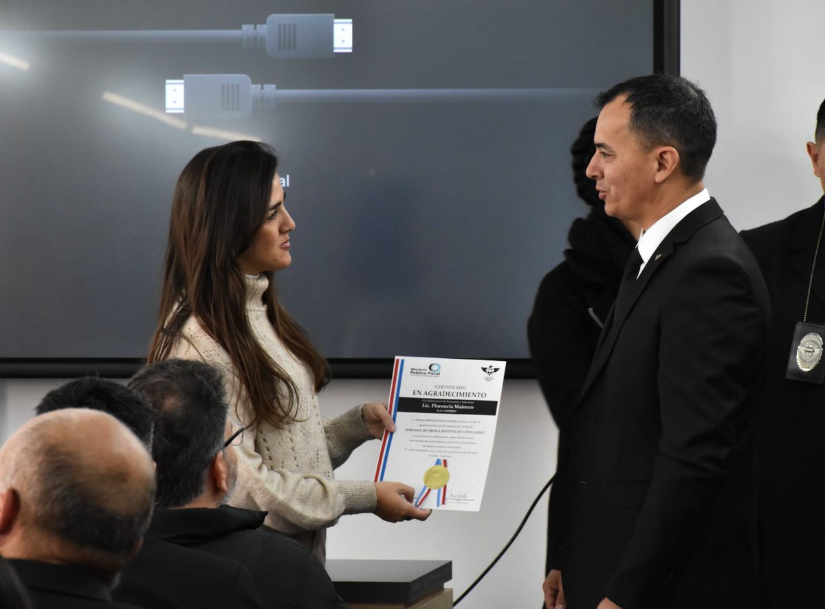 🗣️ Jornada de capacitación sobre drogas sintéticas y fentanilo a integrantes de áreas de investigación y operativas de la FPA.

👉 El objetivo fue actualizar sobre las drogas sintéticas, informar sobre sus características y brindar herramientas de abordaje.