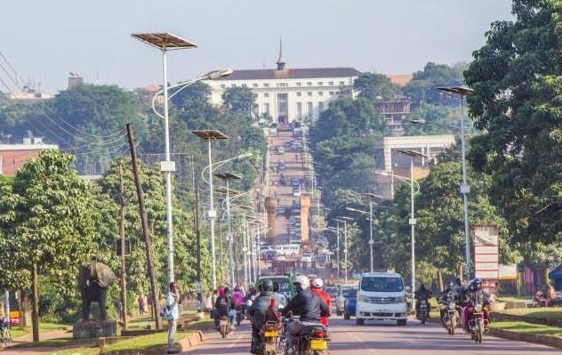 Baganda Tweeps 
                               Name this beautiful unique Road here👇

#BugandaNsiYaffe