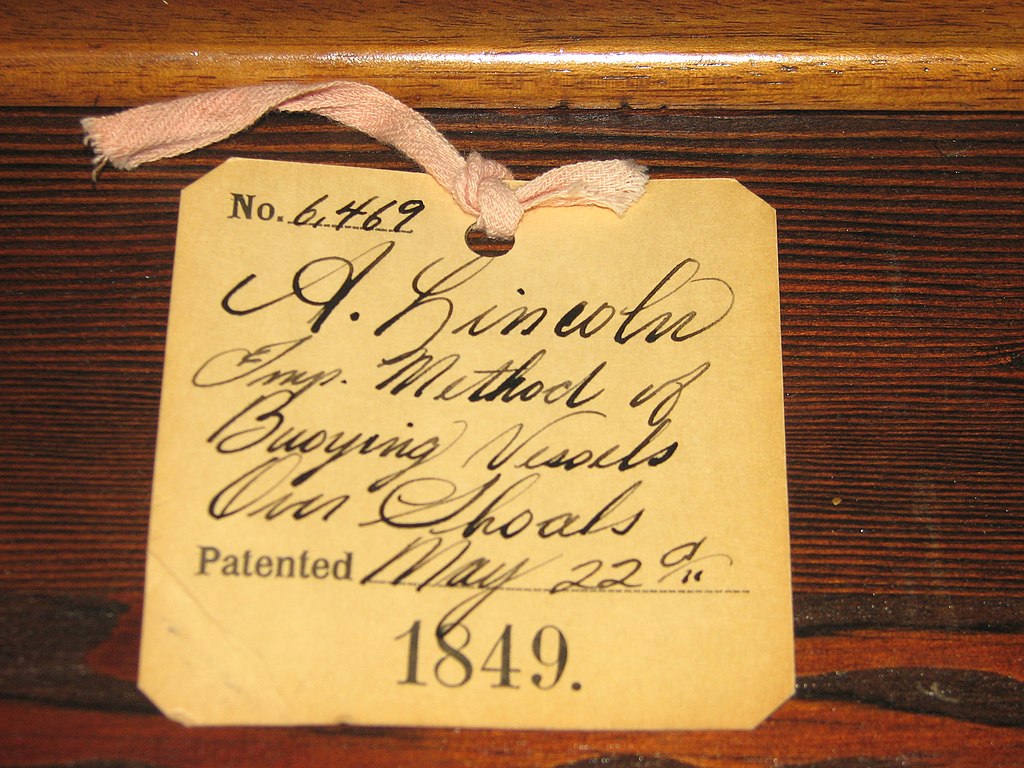 Today in 1849, #AbrahamLincoln was issued a patent for an invention to lift boats over shoals & obstructions in a river. The device was never built, and it is hard to say today whether it would have actually worked. Still, Lincoln remains the only U.S. president to be a patentee.