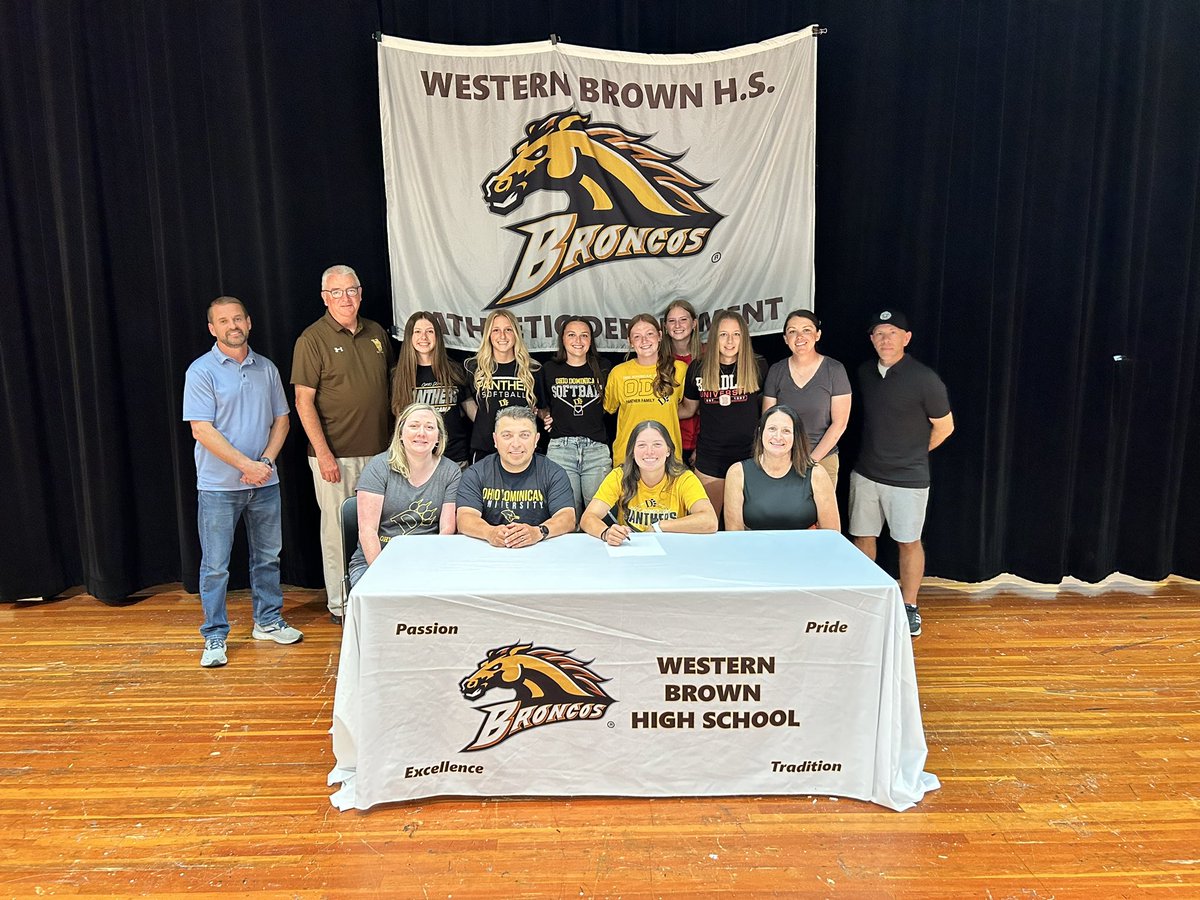 WBHSsoftball's tweet photo. It was a great night for our seniors. @gracieheitker17 , @lilahflores2024 and @morganrose0218 all signed to continue their academic and athletic careers. Thanks for a great four years and good luck in the future!! https://t.co/yjHWe9RvwW