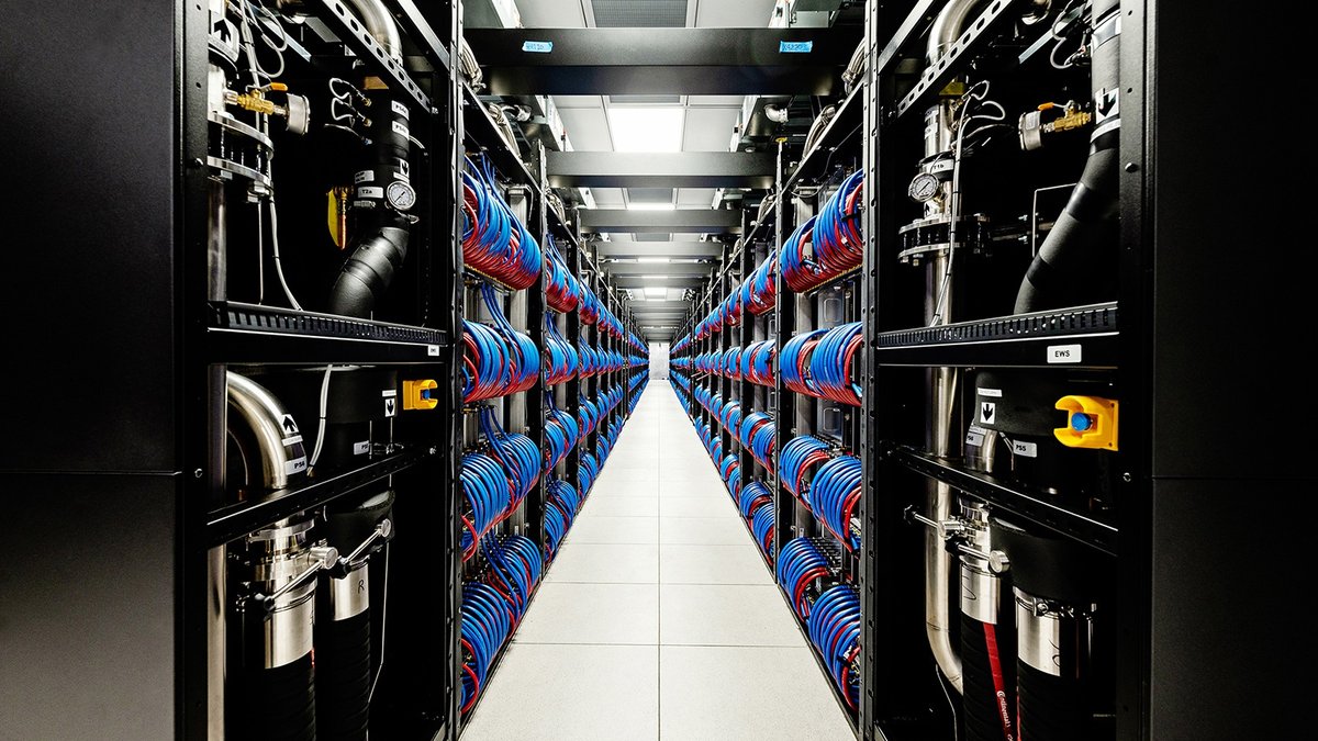 Argonne’s Aurora Supercomputer Surpasses Exascale Barrier Learn more ➡️ bit.ly/4aqRdhH @argonne @mpapka #AI #ArtificialIntelligence #InformationTech