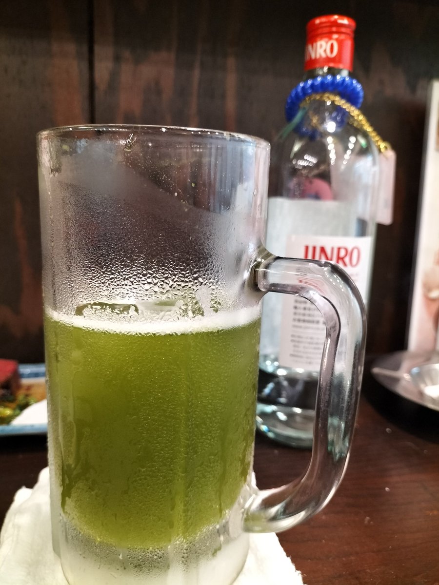 仕事終わりに自分が働いてる店でお客様と飲んでます😆