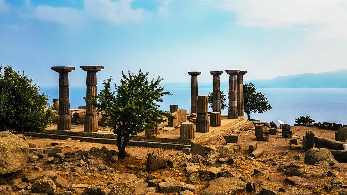 “It is during our darkest moments that we must focus to see the light.” ―Aristotle Visit the nexus of ancient #science and #philosophy, the great Assos Archaeological Site! (Assos Archaeological Site, Çanakkale) #Türkiye