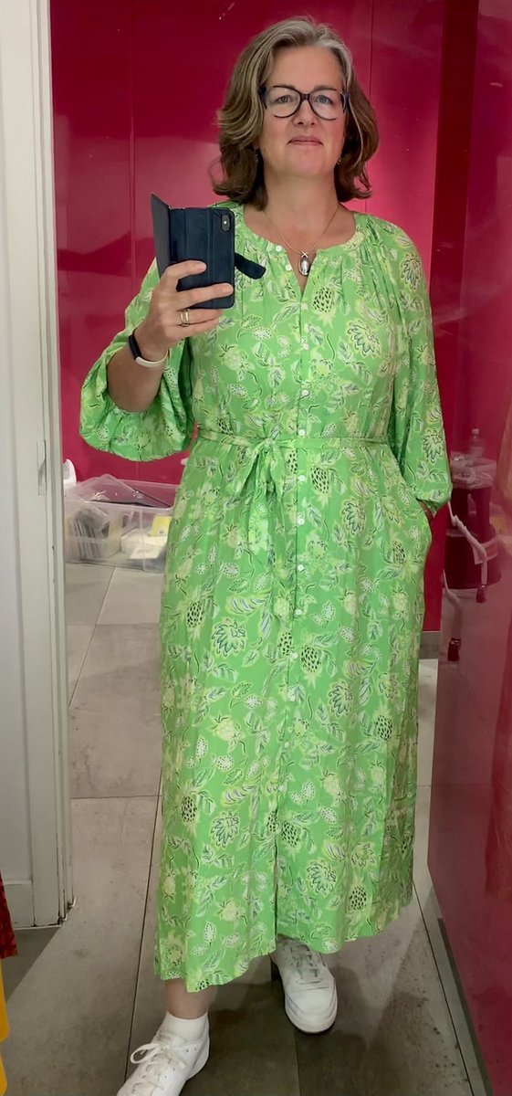 Dr Lucy Henshall, being Lucy tweet media