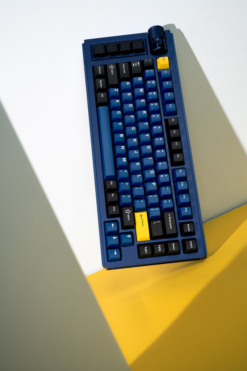 Transform your gaming experience with the Lemokey L1 and its QMK/VIA software! 🎨 Customize every single key exactly how you like it – seriously, the possibilities are endless! Plus, it's as easy as pie to use, so no stress there! Get comfy, get gaming, and get creative! ⚙️