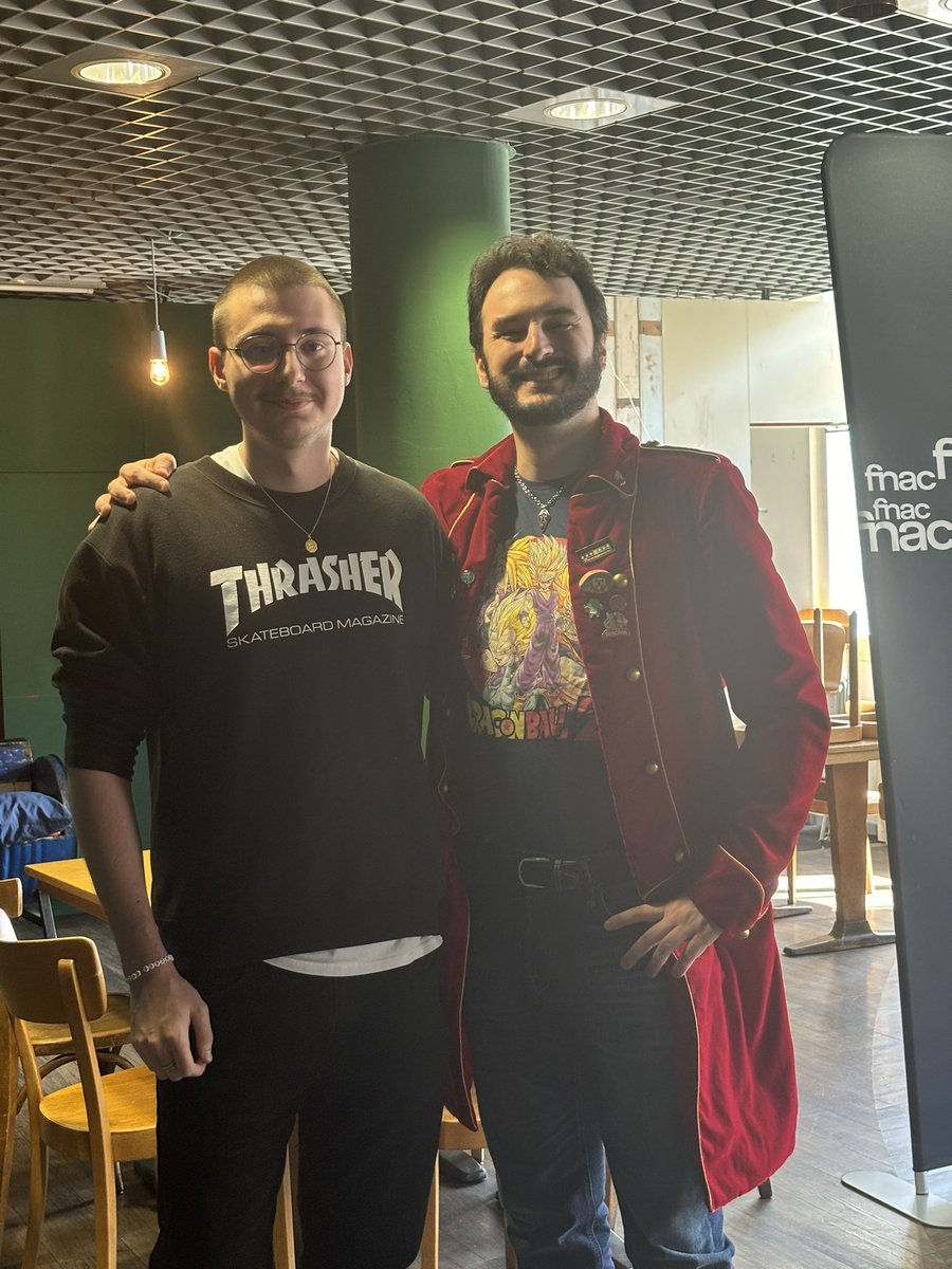 mantifariacab2's tweet photo. cet homme était très à l’aise @ProPlayerOne 
merci @RoiLennon https://t.co/6ocsTHzKZR
