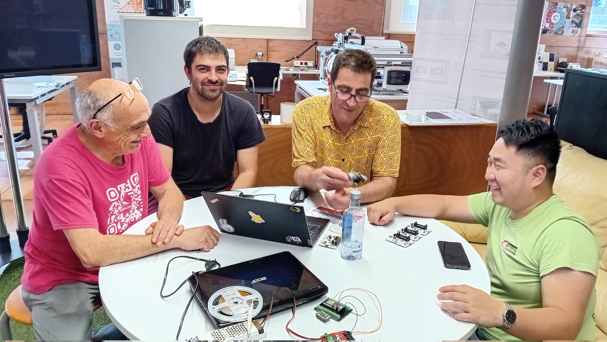 ToniMorenoRey's tweet photo. 25 M Dissabte de Robòtica Didàctica a @educaciocat :
-->#JPRE a @citilab 
https://t.co/5o0as4DUaz 
-->@Robotseny a #santceloni
https://t.co/oXkotSm9GO
@ROBOLOT @arduinoblocks @microblocksfun @SnapCloud https://t.co/xbpbTULZjf