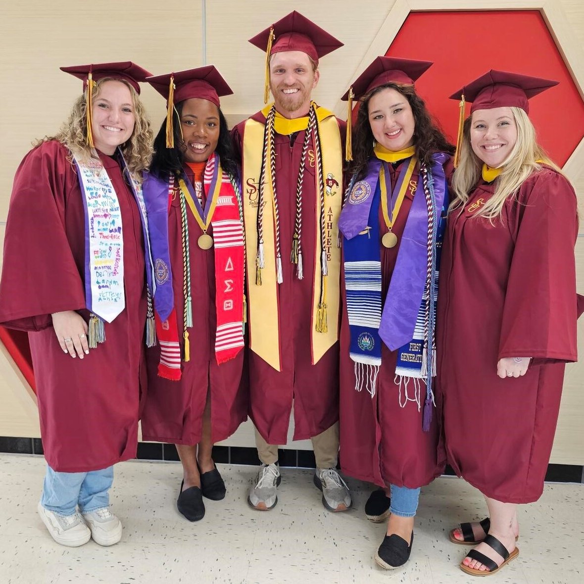 West Salisbury Elem hosted a senior walk for their interns yesterday, with staff and students lining the halls to celebrate! When educators pour themselves into their interns, the interns then pour themselves into their students. WSES &amp; SU PDS: Name a more iconic duo.. I'll wait.