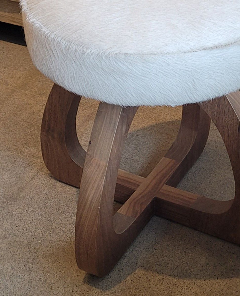LauraZBDesign's tweet photo. Modern... Elegant... Casual... Hide Funiture and Area Rugs also pass the test for Fur-friendly, Family-friendly design. Trust me... it passes the test for muddy paws, spilled milk... and red wine...  I HIGHTLY recommend avoiding these kinds of "tests" and clean up right away! https://t.co/LvaHkDO2pe