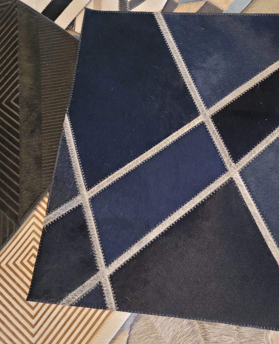 LauraZBDesign's tweet photo. Modern... Elegant... Casual... Hide Funiture and Area Rugs also pass the test for Fur-friendly, Family-friendly design. Trust me... it passes the test for muddy paws, spilled milk... and red wine...  I HIGHTLY recommend avoiding these kinds of "tests" and clean up right away! https://t.co/LvaHkDO2pe