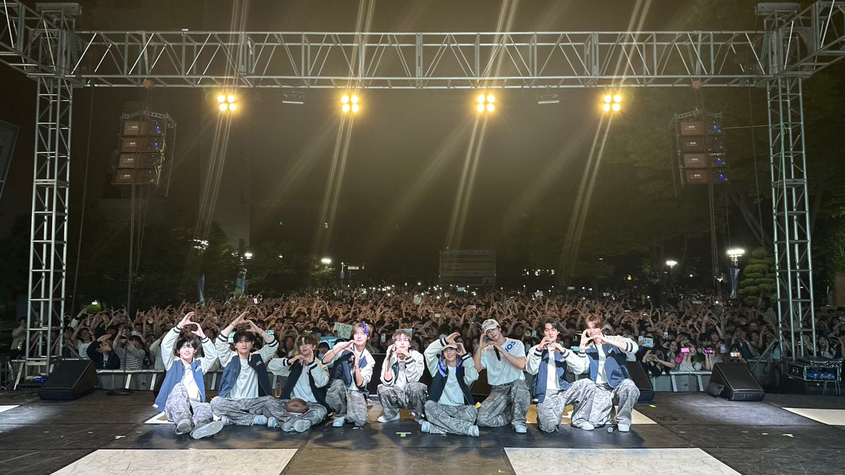 [📸] 240522
CRAVITY X #서울시립대학교
⠀
AIRFESTA에서 함께한 크래비티와의 즐거운 여행 어떠셨나요?✈
뜨겁게 반겨주신 서울시립대 학우 여러분! 
잊지 못할 추억을 만들어주셔서 감사합니다🤎
⠀
#CRAVITY #크래비티
#EVERSHINE
#Love_or_Die
#Cest_La_Vie