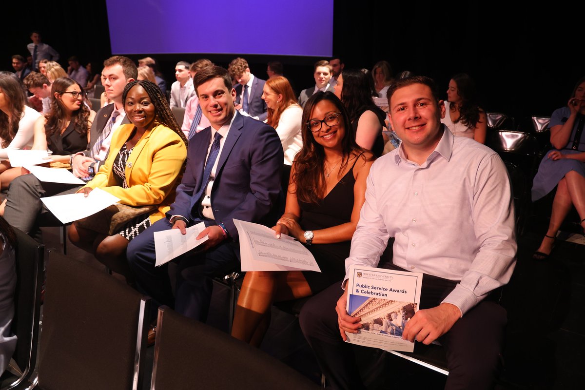 🎓👏 The Hofstra Law Class of 2024 is ready to change the world! This year's Hofstra Law graduating class has shown an incredible dedication to #probono work, contributing an amazing 85,914 service hours over their three years here! View more photos: flic.kr/s/aHBqjBrqCt