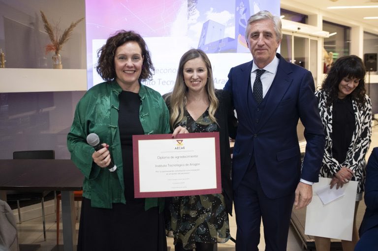 ITA_tecnologia's tweet photo. Nuestra directora @EstherBorao recibió el reconocimiento a la labor del personal del @ITA_tecnologia en la I+D+i del sector del ascensor #MovilidadSegura #ensayos desarrollo de proyectos y producto
@ita_agomez https://t.co/mAmNs3niRw