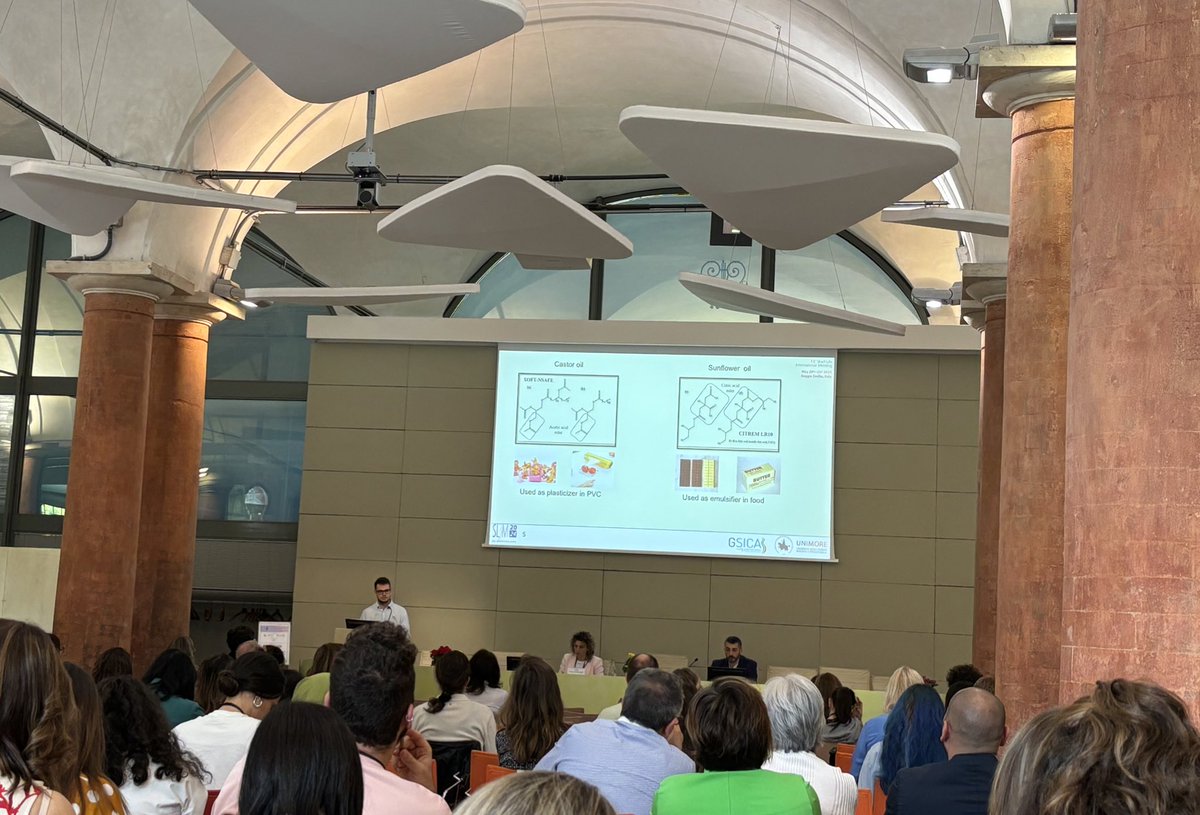 MacroEng_ICTP's tweet photo. Ignacio Mena  Mena presented his great oral presentation: " Evaluation of PLA and PBAT based biocomposites plasticized with differ bt citric acid ester of mono and diglycerides (CITREMs)." https://t.co/ONc4XDoaQE