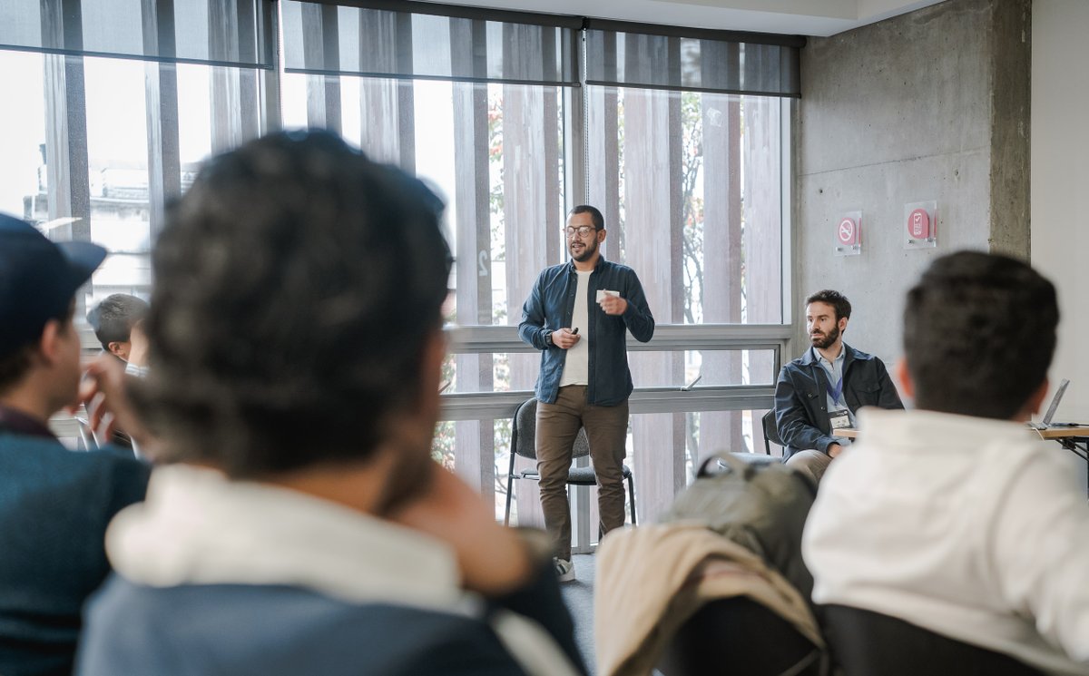 Third stop of our 'Pitch Roadshow: Spot a Founder' ✅ 🗣 During the event, attendees discovered the #tech solutions developed by #startups @VAL0PES, R-Daniel, @lukount, @UptimeAnalytics, and Vozy A big thanks to Colombia VC Week and @rockstart for the support! 🙌