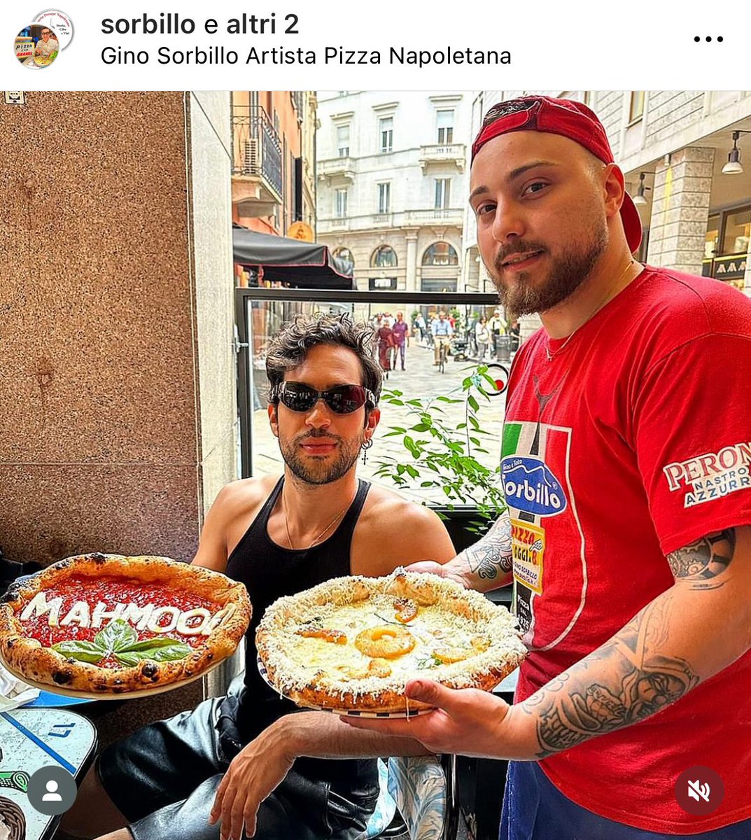 Anche #Mahmood è passato al lato oscuro della pizza 🙄