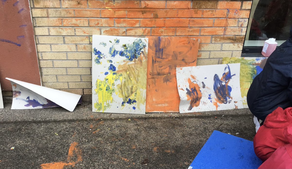 Lynn_Orchard_'s tweet photo. I can’t decide what to do first @GreenTreesSLT today.A cosy story, giant bubbles or exciting painting with flowers @GlasgowLEL https://t.co/D87bStDyYY
