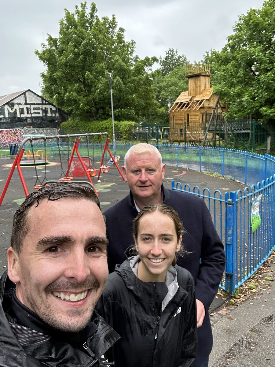 Great to catch up with Patrick and Jonathan from @SharrowCF @PitsAdventures to discuss Mount Pleasant Park and their Youth Hub development and how we as a city can capitalise on the opportunity to create a wider activity and sport destination! Pack a brolly next time ☔️