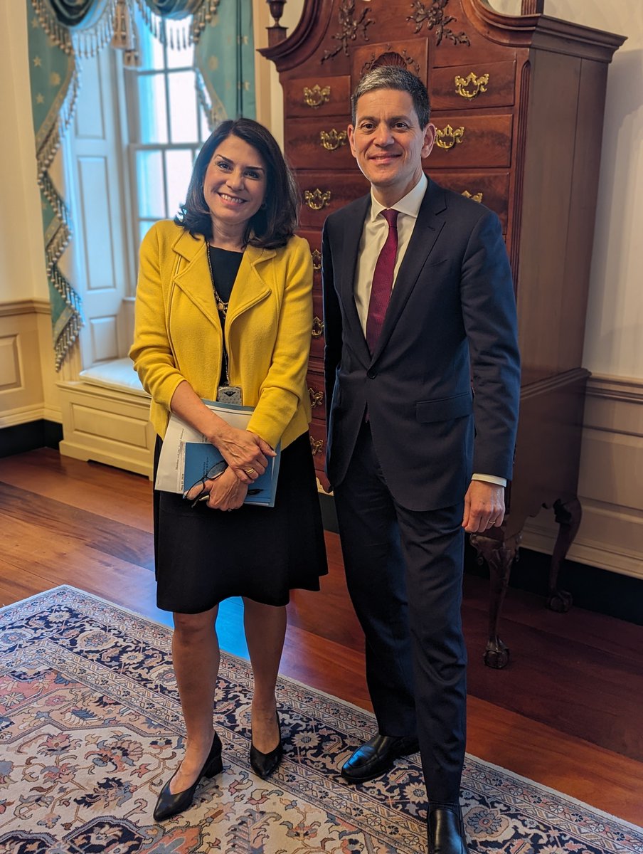 Welcomed @DMiliband to @StatePRM today as we continue to tackle humanitarian crises together. Grateful for @RESCUEorg's tireless work in assisting and protecting civilians worldwide and in helping resettle refugees in 🇺🇸.