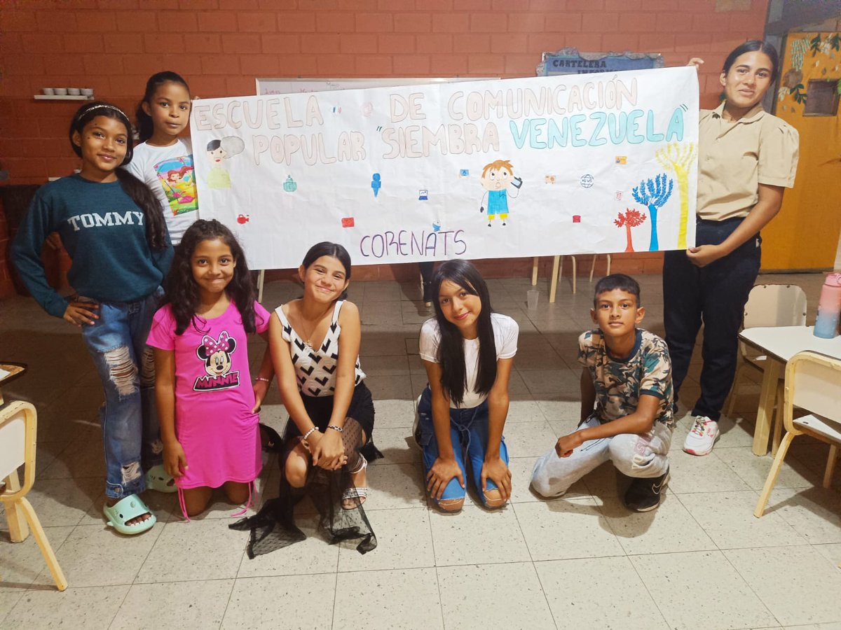 Las últimas semanas hemos seguido aprendiendo junto a los grupos de base de la CORENATs Venezuela en Lara y Trujillo, en la Escuela de Comunicación Popular Siembra Venezuela.

Cuentos, poesía, baile, juegos populares, CineNats, fotografía, vídeo, mucha conversa y hasta TaeKwonDo