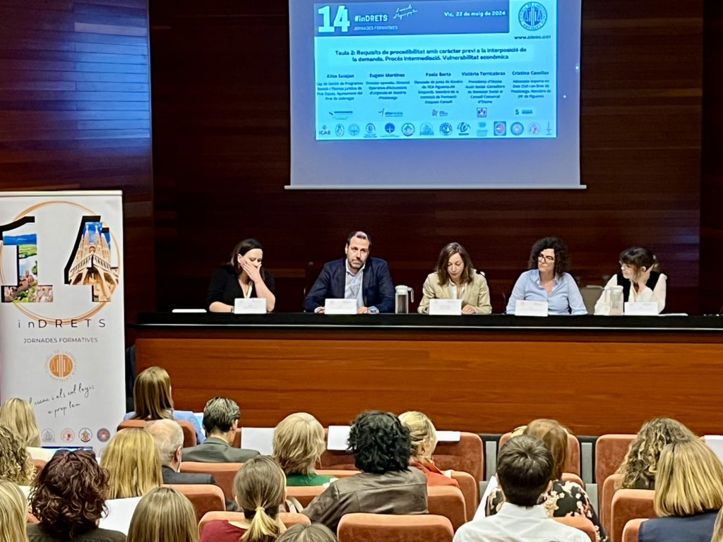 <a href="/Carlessalaroca/">Carles Sala Roca</a> <a href="/apicatalunya/">API Catalunya</a> <a href="/CPUBCN/">Cambra de la Propietat Urbana de Barcelona</a> <a href="/Elgamol_/">Elga Molina</a> <a href="/TGNAjuntament/">Ajuntament de Tarragona</a> <a href="/AdvocaciaReus/">Advocacia Reus</a> <a href="/mevmuseu/">MEV, Museu d'Art Medieval</a> <a href="/advocatsvic/">ICAVIC</a> <a href="/NaveiraJulio/">Julio J. Naveira</a> <a href="/vic_gurbana/">Vic Guàrdia Urbana</a> <a href="/Dret_UB/">Facultat de Dret UB</a> <a href="/ICATORTOSA/">ICAATOR</a> <a href="/IGellida/">Marta Mnez i Gellida</a> 🏠Tercera taula de debat

✅ Requisits de procedibilitat, intermediació i vulnerabilitat econòmica

🗣️Eugeni Martínez, Agència Habitatge Catalunya
🗣️Alisa Salajan, <a href="/ajelprat/">Ajuntament del Prat</a>
🗣️Cristina Casellas, advocada
🗣️<a href="/VTerricabras/">Viqui Terricabras 🎗</a> presidenta <a href="/OsonaAccio/">Osona Acció Social</a>
🗣️Paola Berta, advocada <a href="/icafigueres/">ICAFI • Advocacia Figueres</a>