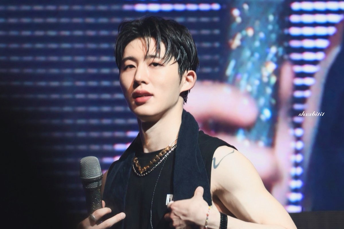 𝗕.𝗜 𝗛𝗬𝗣𝗘 𝗨𝗣 𝗜𝗡 𝗦𝗘𝗢𝗨𝗟 🖤

只是有點後遺症又犯了ㅠㅠ

<a href="/shxx131bi131/">김한빈</a> 
#BI #비아이 #Tasty #BI_HYPE_UP #BI_HYPE_UP_SEOUL_인증이벤트