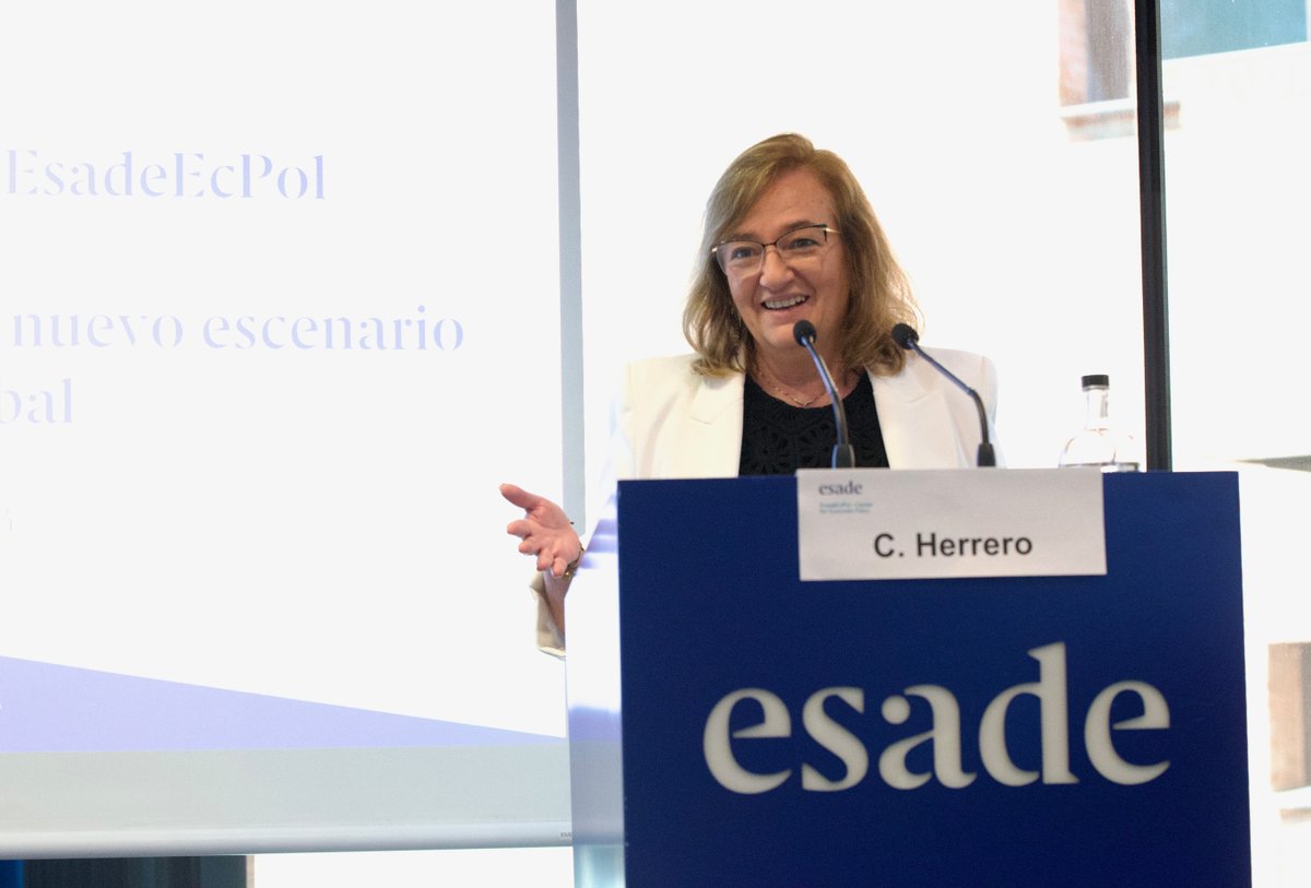 Gracias a @EsadeEcPol y a @frdelatorre por invitarme de nuevo a clausurar su Foro de Fiscalidad. Ha sido un placer explicar el nuevo contexto económico e institucional en el que se devuelven las finanzas públicas y que debe empezar a interiorizarse airef.es/es/noticias/cr…