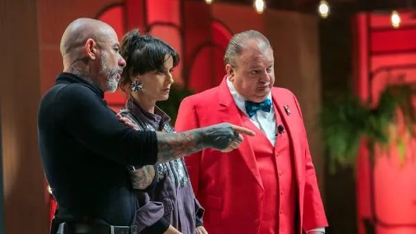forumeplay's tweet photo. Com o mote “uma década de paixão”, a 11ª temporada do #MasterChefB, que estreia na terça-feira, terá o maior prêmio da história do talent-show: R$ 350 mil oferecido pela Stone.
https://t.co/xkY0x70afO / Meio & Mensagem https://t.co/VWNAmv6DhO
