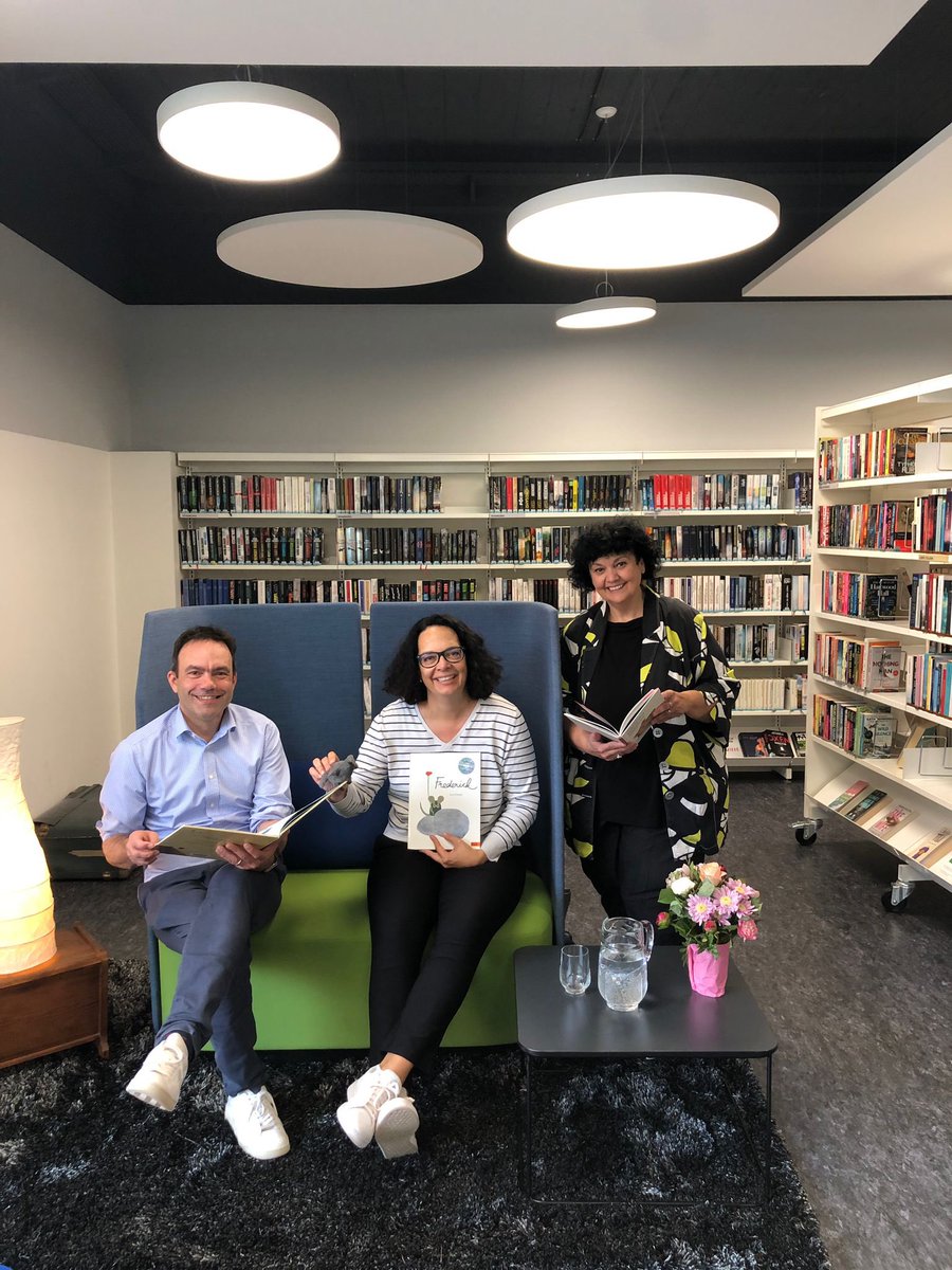 Maya Weber Hadorn (@mweberhadorn) on Twitter photo Am Vorlesetag in der Gemeindebibliothek in Ostermundigen mit <a href="/alikisvp/">Aliki Panayides</a> und <a href="/thomas_iten/">Thomas Iten</a>. Am Vorlesetag in der Gemeindebibliothek in Ostermundigen mit <a href="/alikisvp/">Aliki Panayides</a> und <a href="/thomas_iten/">Thomas Iten</a>.