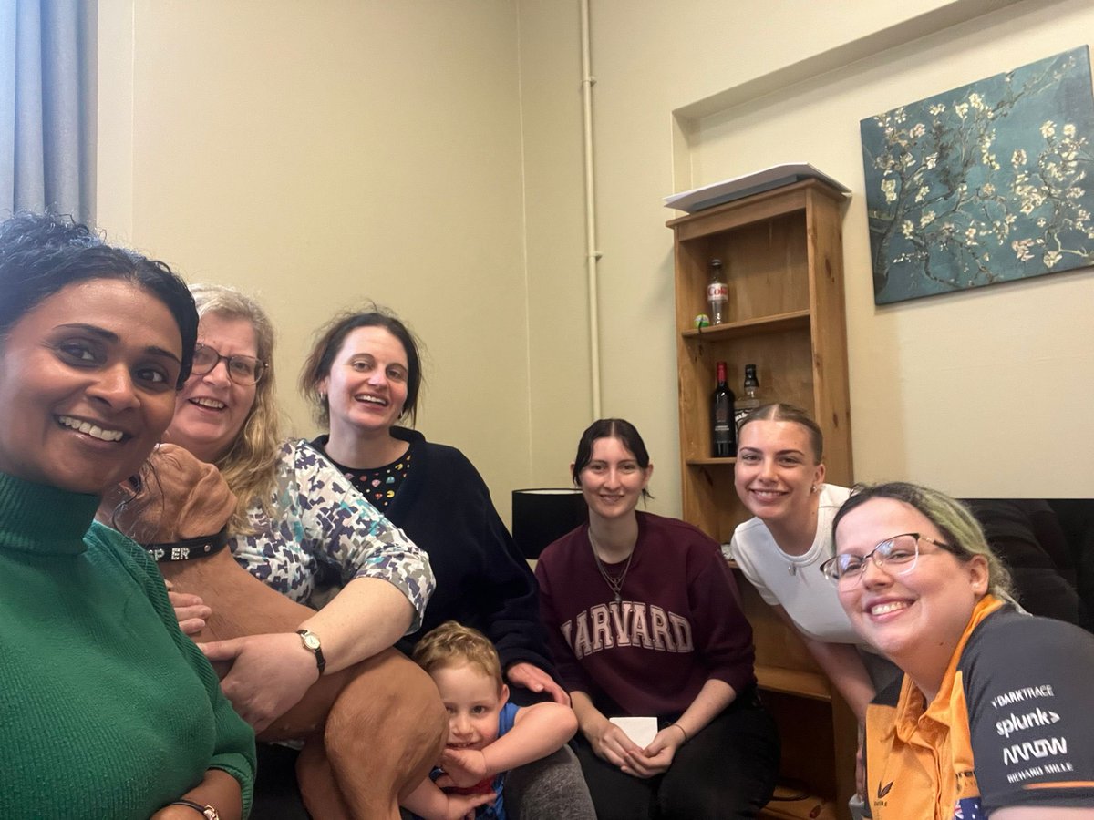 Kate Phillips tweet media