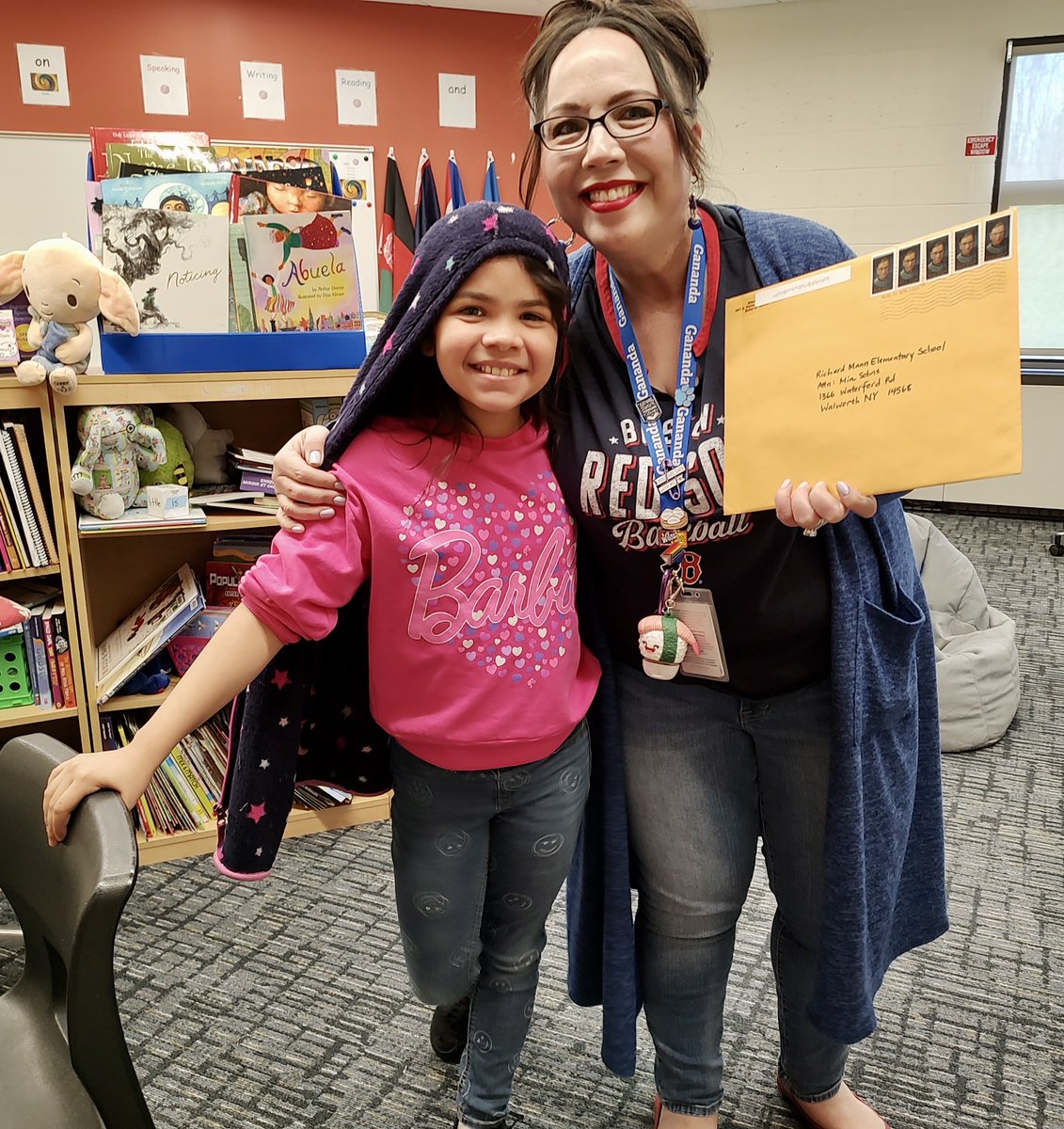 🌕🌟🚀 What happens when you're in 4th grade & your favorite astronaut answers the letter you wrote to her? Your dreams of going to space hit overdrive and Gananda student Daviana is no exception! #GanandaProud Read her story here: rmes.gananda.org/apps/news/arti…