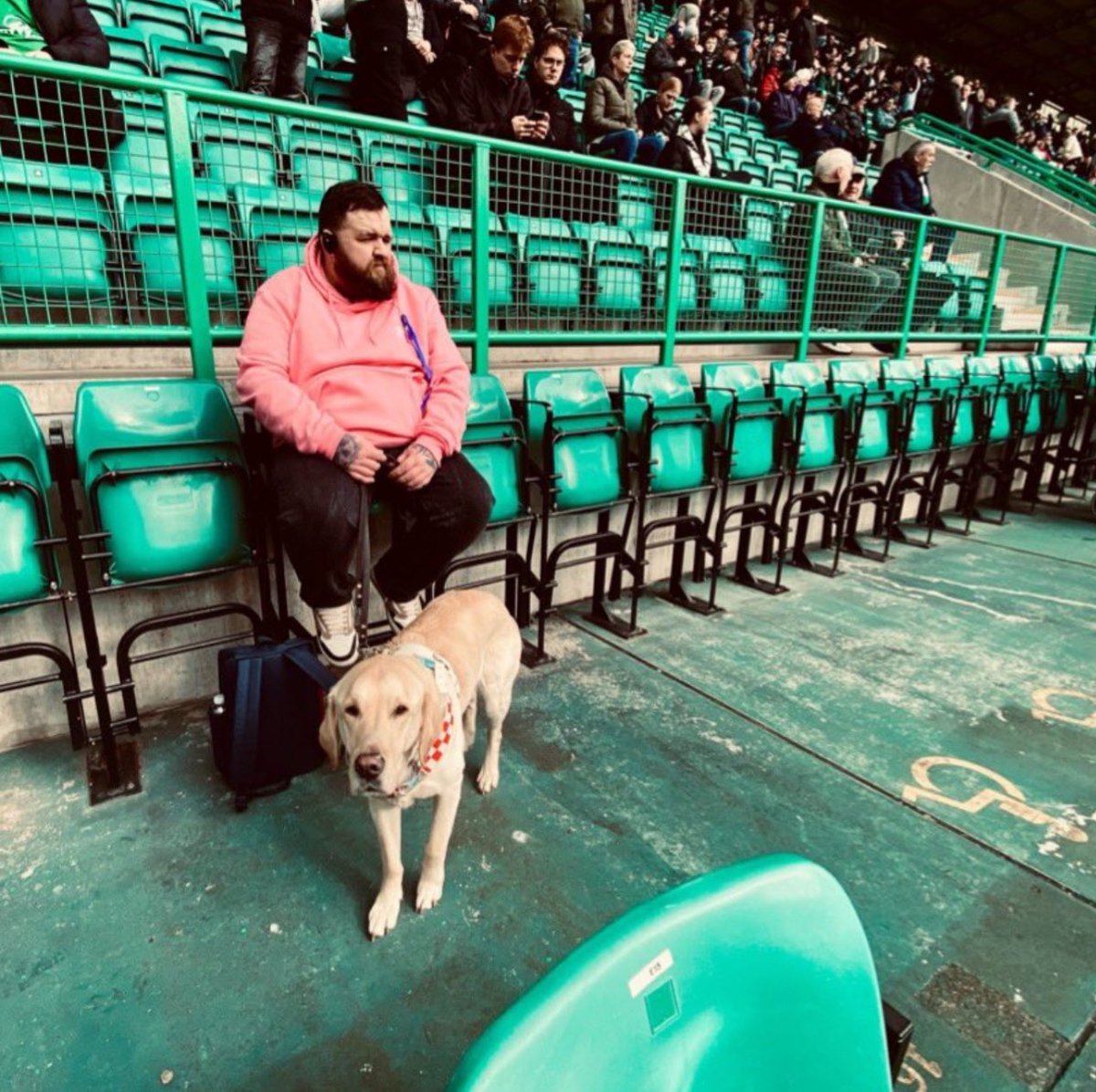 ⚽️ Visiting all 42 @spfl grounds for a game is not easy when you have a visual impairment and relying on public transport 🦮 I get to do it with my best friend Sam though, and without him this journey would not be possible ❤️ Thank you so much to all of you for coming with us