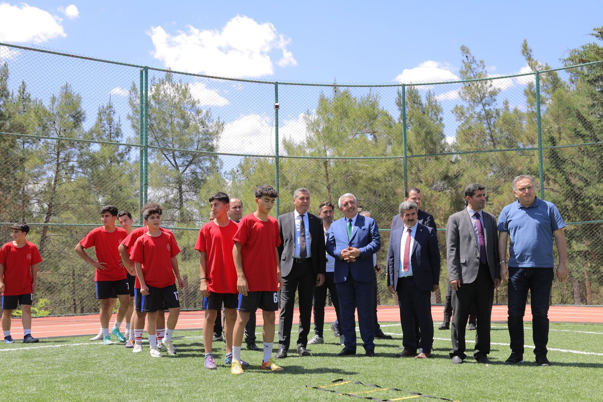 Gaziantep İl Millî Eğitim Müdürlüğü (@gaziantep_mem) on Twitter photo İl Millî Eğitim Müdürümüz Yasin Tepe, İl Millî Eğitim Müdür Yardımcımız Mehmet Ali Tiryakioğlu, Nizip İlçe Millî Eğitim Müdürümüz Cengiz Gündeş ve Karkamış İlçe Millî Eğitim Müdürümüz Halil Kendirci 𝐍𝐢𝐳𝐢𝐩 𝐒𝐩𝐨𝐫 𝐋𝐢𝐬𝐞𝐬𝐢𝐧𝐢 ziyaret ettiler.
📍𝗡𝗶𝗭𝗶𝗣
<a href="/tcmeb/">Millî Eğitim Bakanlığı</a> İl Millî Eğitim Müdürümüz Yasin Tepe, İl Millî Eğitim Müdür Yardımcımız Mehmet Ali Tiryakioğlu, Nizip İlçe Millî Eğitim Müdürümüz Cengiz Gündeş ve Karkamış İlçe Millî Eğitim Müdürümüz Halil Kendirci 𝐍𝐢𝐳𝐢𝐩 𝐒𝐩𝐨𝐫 𝐋𝐢𝐬𝐞𝐬𝐢𝐧𝐢 ziyaret ettiler.
📍𝗡𝗶𝗭𝗶𝗣
<a href="/tcmeb/">Millî Eğitim Bakanlığı</a>