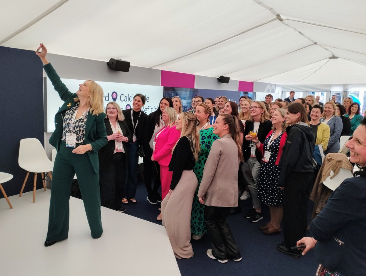 Women make up just 1% of skilled trades despite 23% saying they would like to work in the construction industry. Tracy Brabin <a href="/MayorOfWY/">Tracy Brabin, Mayor of West Yorkshire</a> hosted a networking session to help inspire women and girls to see it as a viable career. #WeAreWestYorkshire #UKREiiF