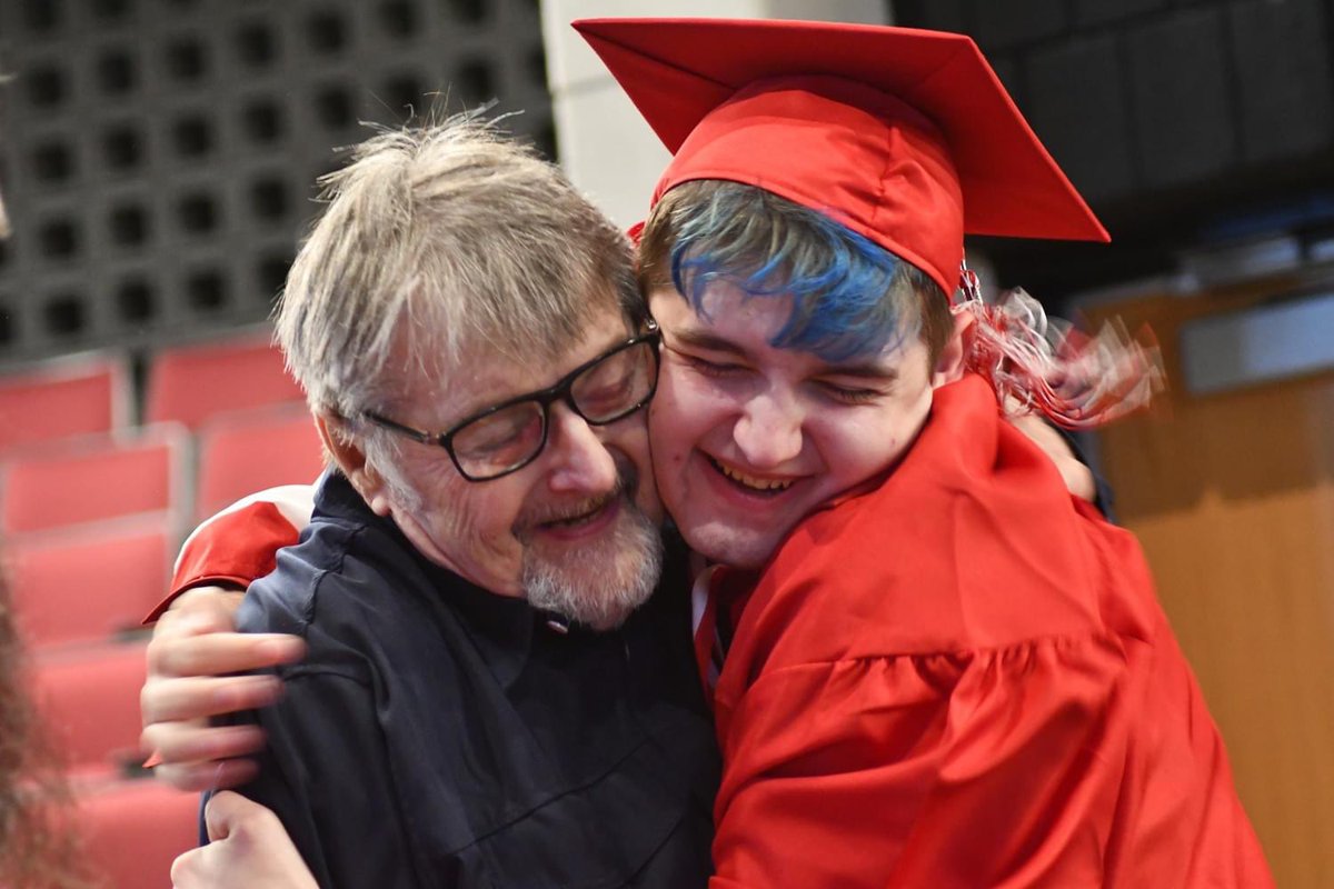 👨‍🎓 👩‍🎓 We celebrated 9 graduates from our MoCI and MiCI Special Education programs from the Class of 2024 at @LSHSShorian: facebook.com/share/p/crmtXT…. #myLSPS