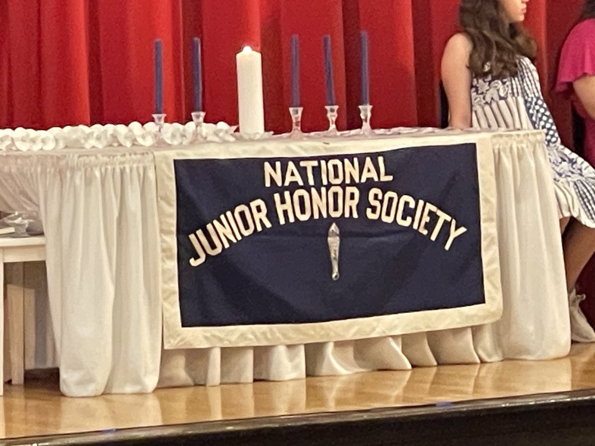 HurricanesSuper's tweet image. Congratulations to our National Junior Honor Society Inductees! Amazing work! ⁦@BrooklynSchools⁩ #Pride #Tradition #Excellence