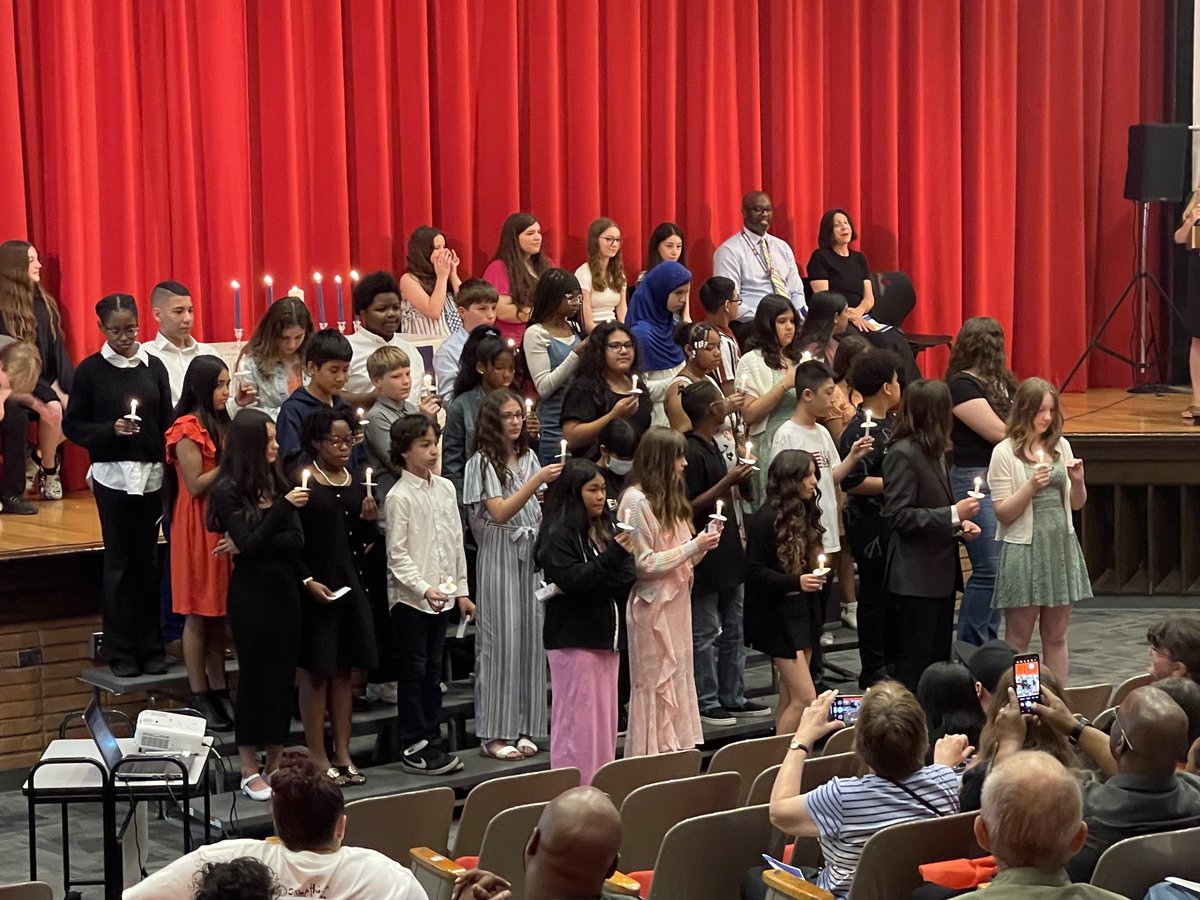 HurricanesSuper's tweet image. Congratulations to our National Junior Honor Society Inductees! Amazing work! ⁦@BrooklynSchools⁩ #Pride #Tradition #Excellence