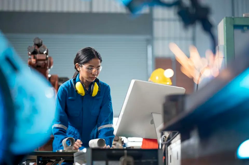 Collaborative ecosystems play a crucial role in accelerating digital transformation initiatives and achieving better outcomes for manufacturers. 

Creating A Collaborative Ecosystem To Drive Smart Manufacturing: forbes.com/sites/forbeste…

#Manufacturing | #SmartManufacturing